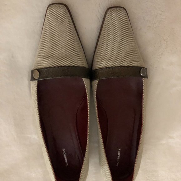 Gorgeous Burberry cream flats - Picture 4 of 4